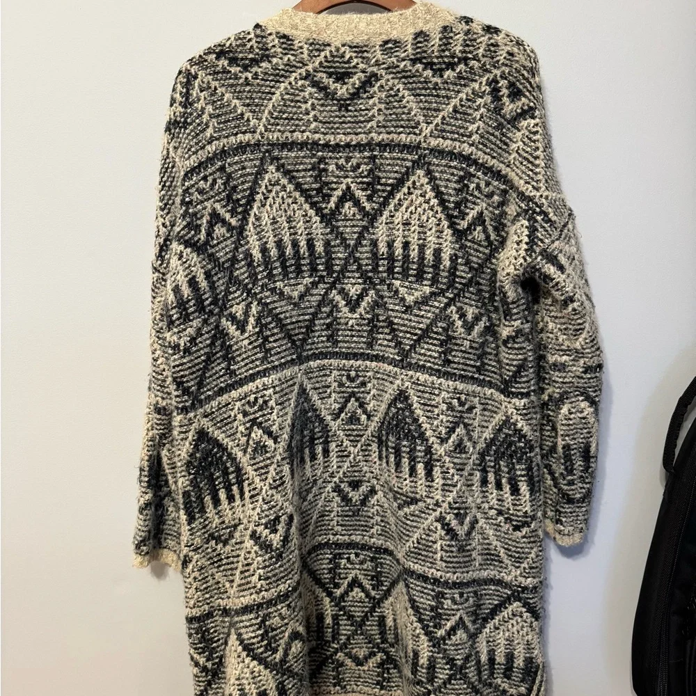 Ethereal cream and navy Aztec fuzzy cardigan with pockets - Picture 3 of 9